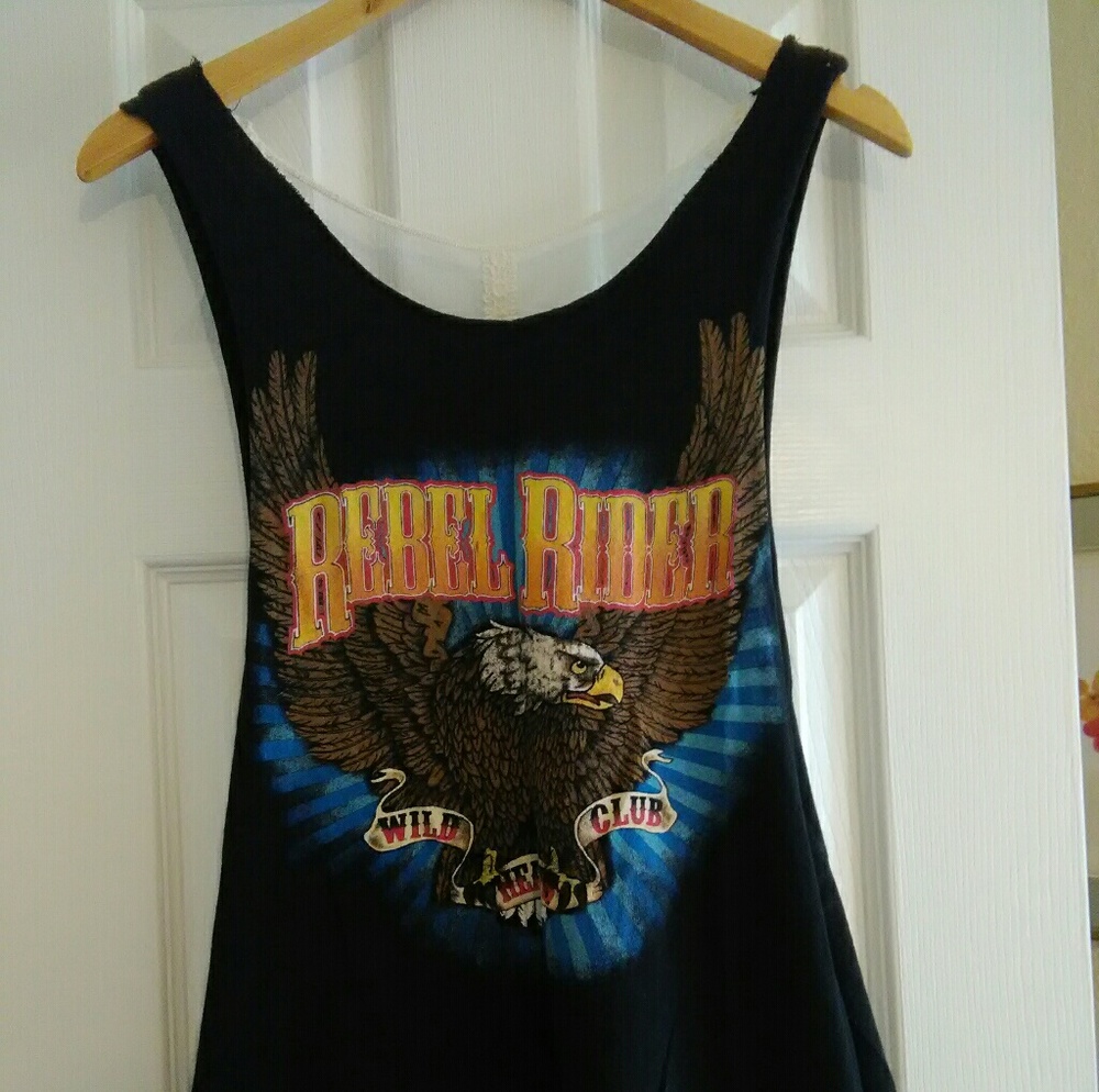 Black muscle shirt